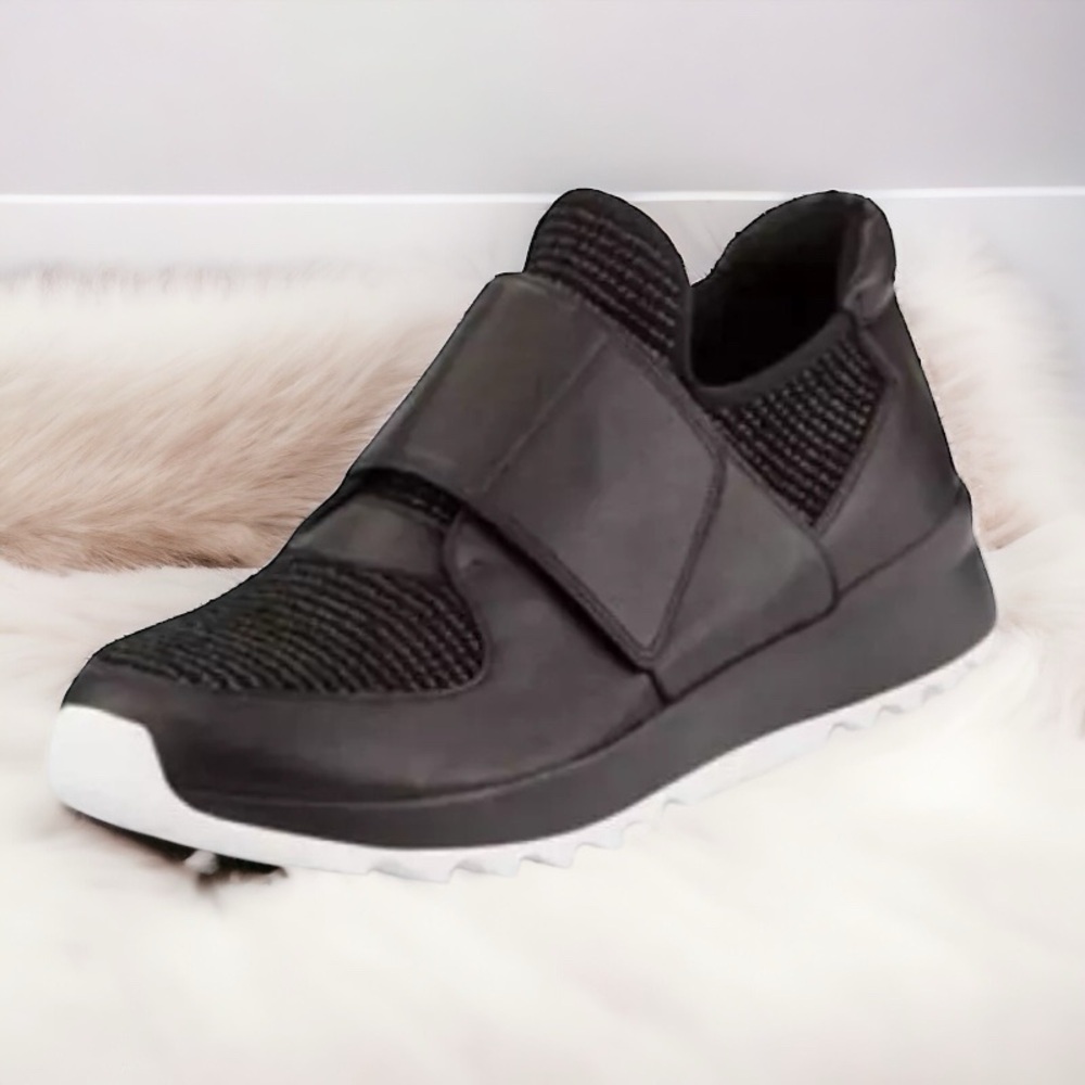 $235 Eileen Fisher Oiled Leather Wing Sneakers 7.5 Black 7 1/2 Adjustable Velcro